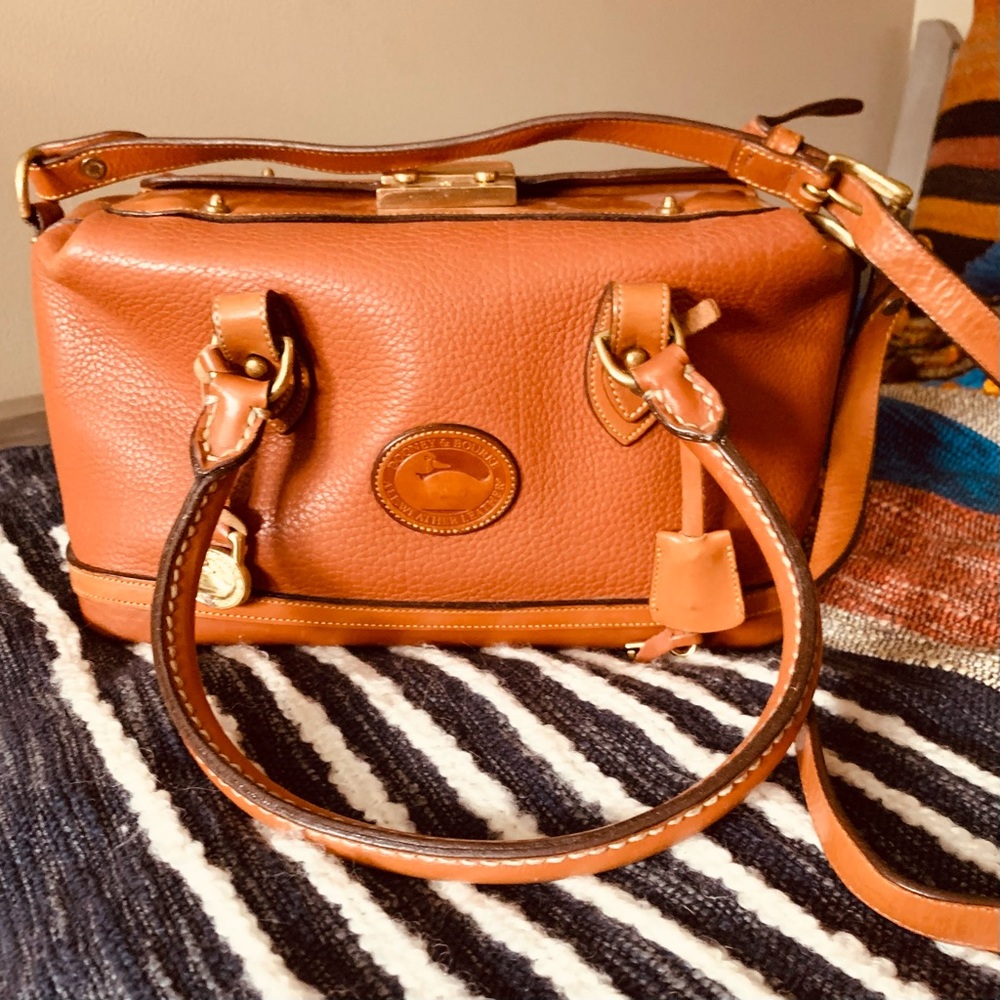 VINTAGE 90s Dooney & Bourke All Weather Leather Hand-Fitted Doctor Bag Satchel